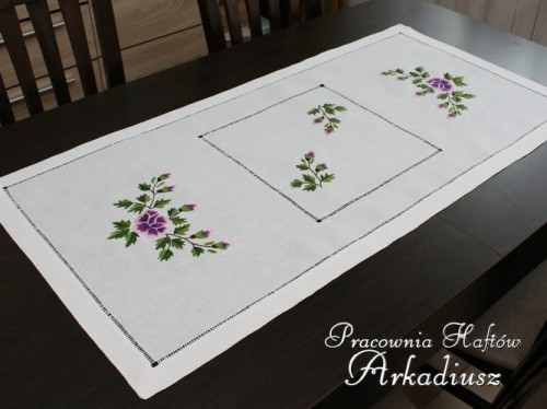 Bieżnik "Fioletowe róże" haft ręczny