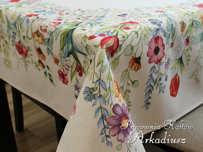 obrus gobelinowy kwiatowy folk zbliżenie wzoru