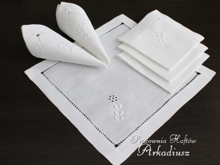 Komplet serwet haftowanych ręcznie 38x38 - 6 szt. (Jaksa)
