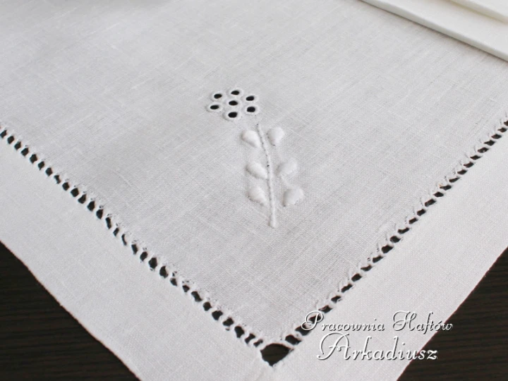 Haft ręczny makowski - komplet serwetek.