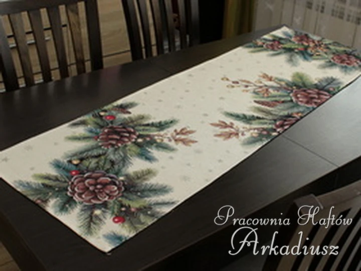 Świąteczny bieżnik gobelinowy „Natura” w rozmiarze 42x140 z motywem szyszek,