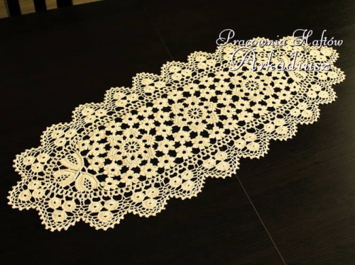 Mały bieżnik koniakowski 25x56 beżowy