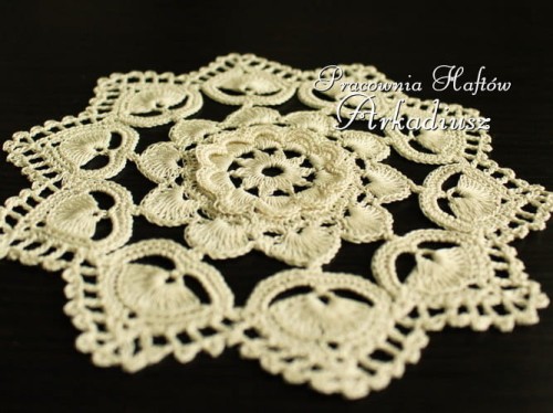 Serwetka koniakowska beżowa Ø 15 cm