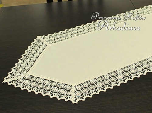 Bieżnik w szpic z gipiurą "Julia" ekri