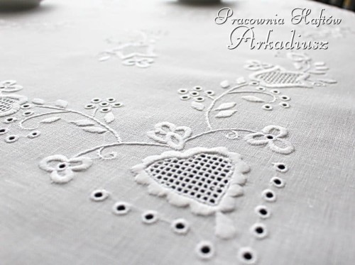 wzór haftu makowskiego "serca toledo"