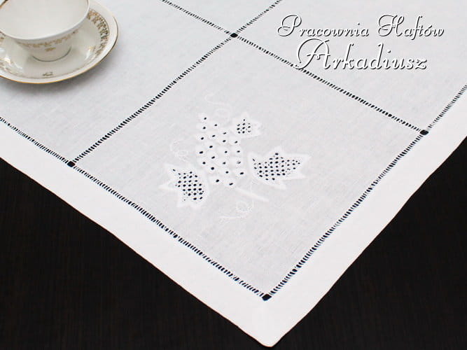 Serweta "Winogrona" haftowana ręcznie 80x80