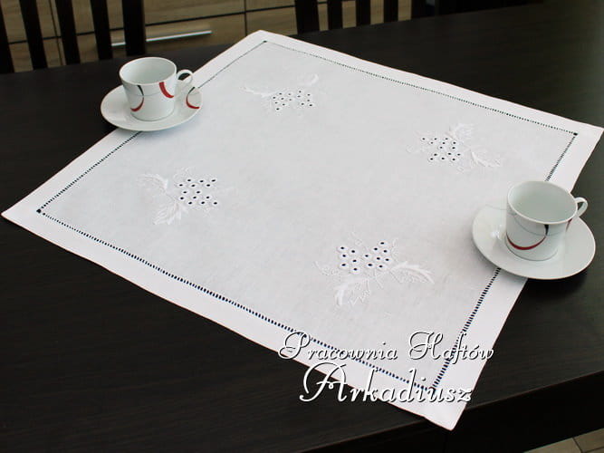 Serweta haftowana ręcznie "Winogrona" 60x60