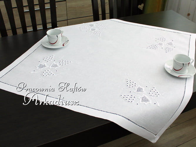 Serweta haftowana ręcznie "Winogrona" 85x85
