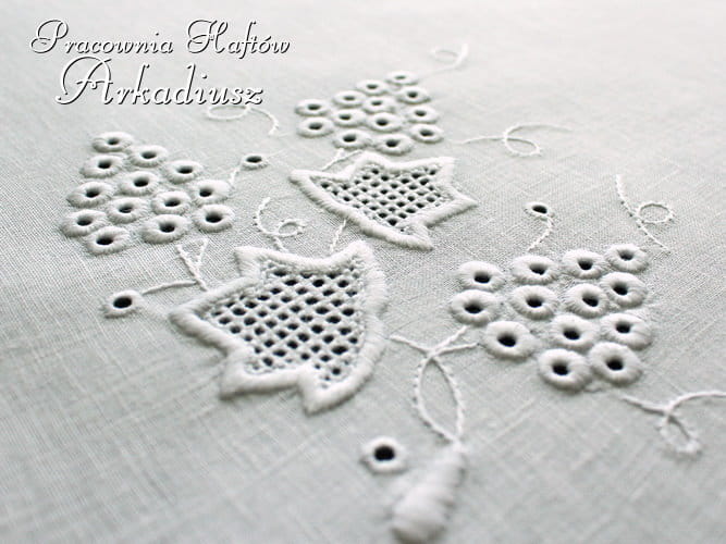 Haft ręczny winogrona