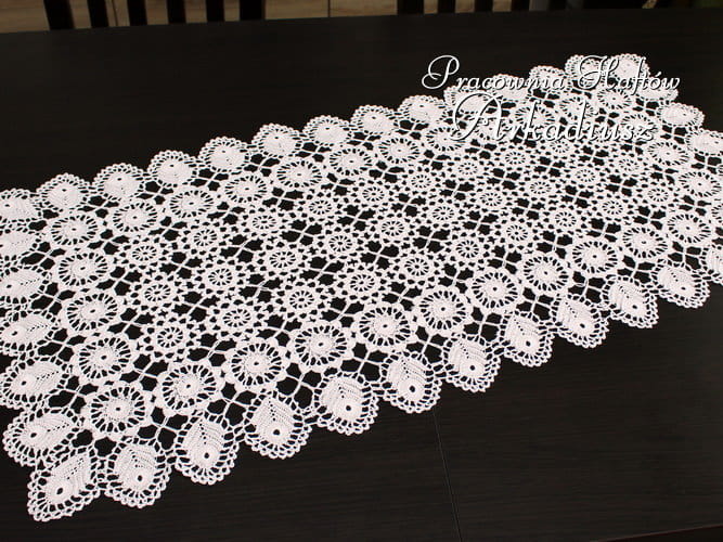 Koronka koniakowska 40x85 biała