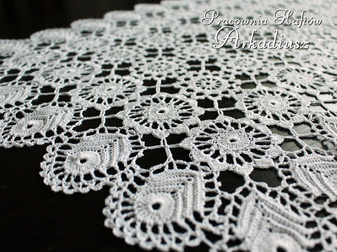 Biała koronka koniakowska