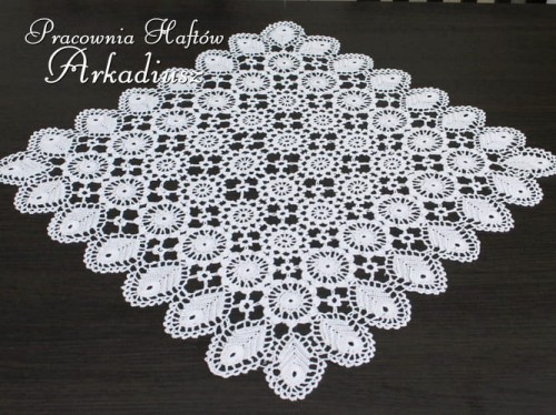 Serweta z Koniakowa 50x50 biała