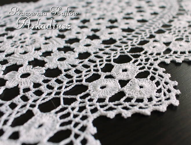 Koronka koniakowska owal biały