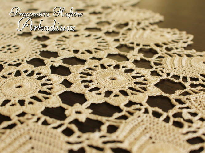 koronka koniakowska beżowa kwadrat 65x65