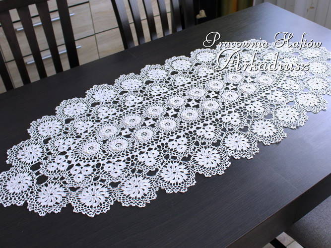 Bieżnik z koronki koniakowskiej 50x100 owal biały