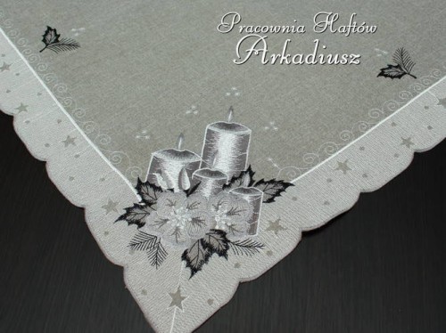 Kwadratowa serweta świąteczna "Szare świece"