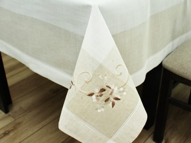 Obrus haftowany z domieszką lnu
