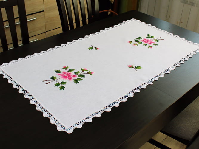 Bieżnik haftowany ręcznie "Różowe róże"