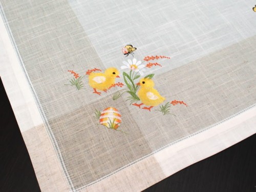 Serweta wielkanocna - Kurczaki na lnie