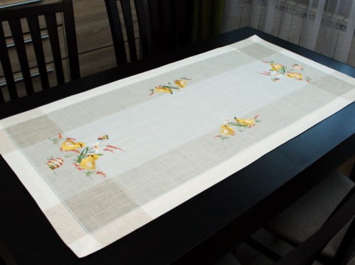 Bieżnik wielkanocny "Kurczaki na lnie" 60x120