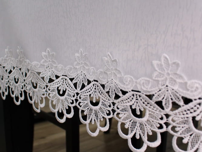 obrus z gipiurą biały