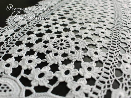 Mały bieżnik koniakowski biały